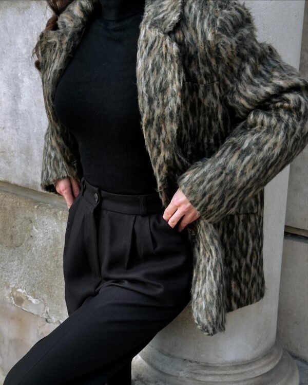 Blazer à poils doux léopard – Image 2