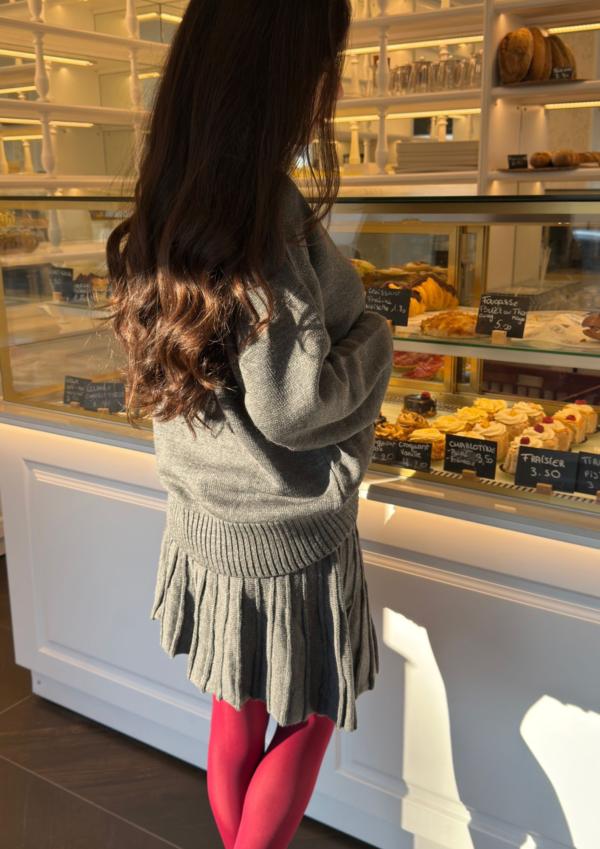 Ensemble pull et jupe gris – Image 4