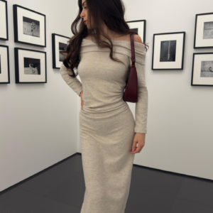 Robe mi-longue à épaule nue