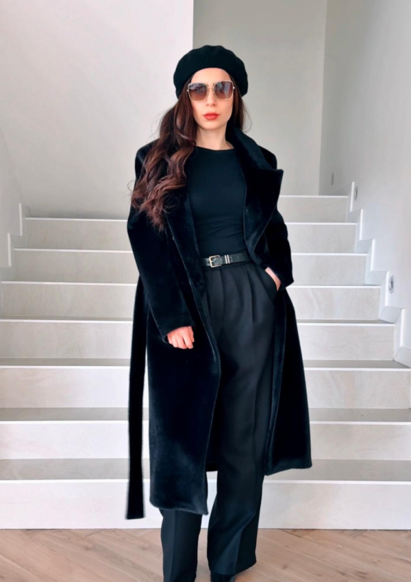 Manteau long noir à poils – Image 2