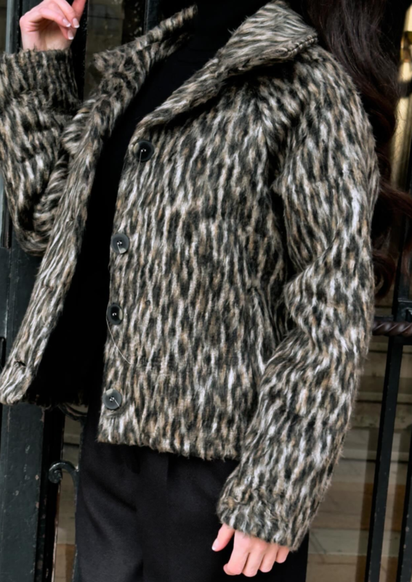 Veste courte léopard – Image 3