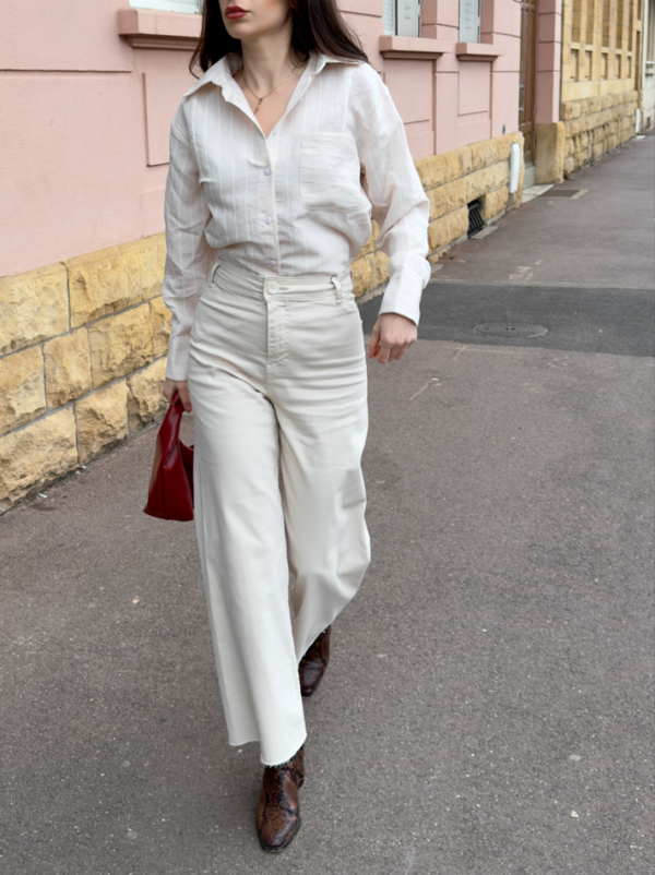 Chemise beige à fines rayures – Image 2