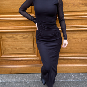 Robe à manches transparentes