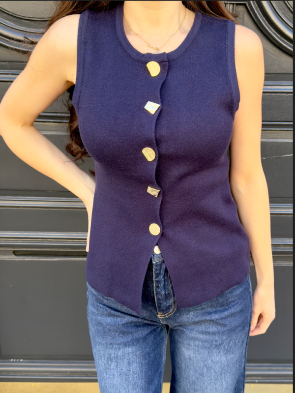 Gilet sans manches à boutons dorés bleu marine – Image 2