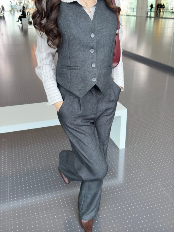 Ensemble pantalon et gilet tailleur gris anthracite