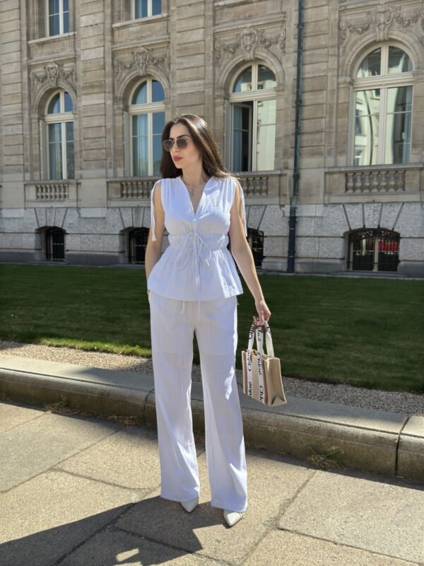 Ensemble top à taille élastique et pantalon ample blanc – Image 3