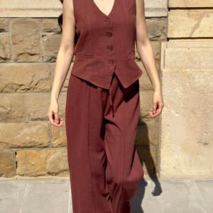 Ensemble gilet de tailleur sans manche et pantalon terracotta