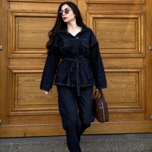 Ensemble chemise à nouer et pantalon en jeans