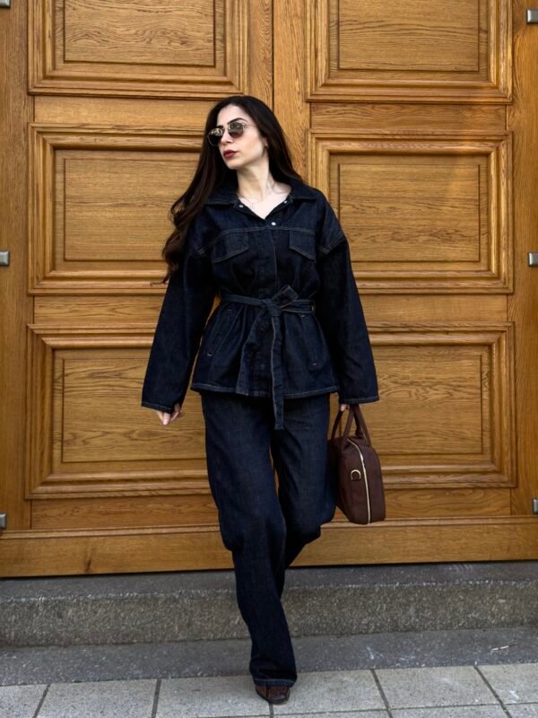 Ensemble chemise à nouer et pantalon en jeans