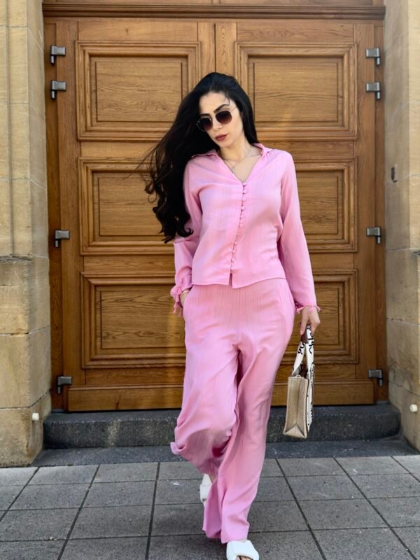 Ensemble gaufré chemise et pantalon ample rose
