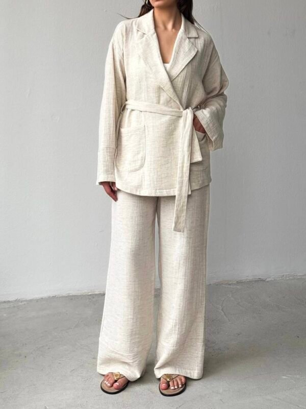Ensemble pantalon ample et veste à nouer beige