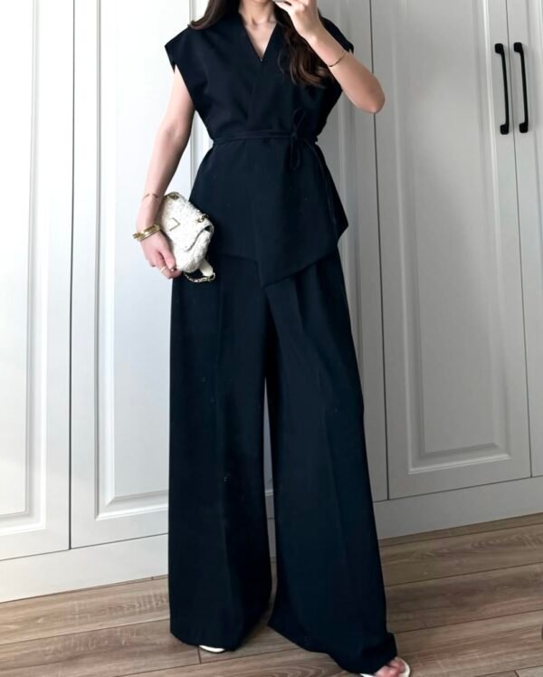 Ensemble gilet à nouer à la taille et son pantalon large noir