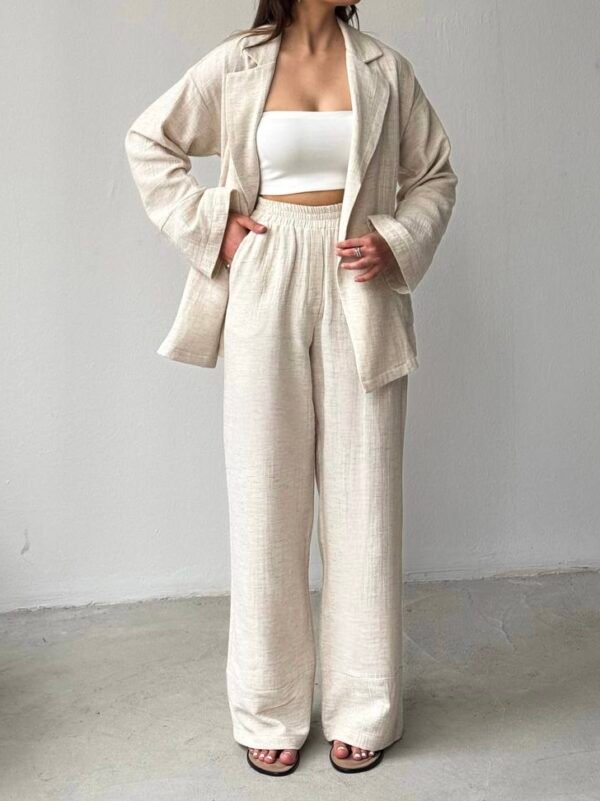 Ensemble pantalon ample et veste à nouer beige – Image 3