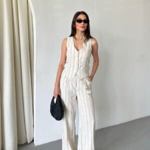 Ensemble de tailleur sans manches rayé