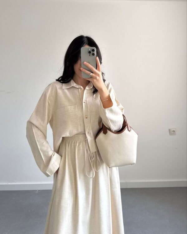 Ensemble jupe longue et chemise beige – Image 2
