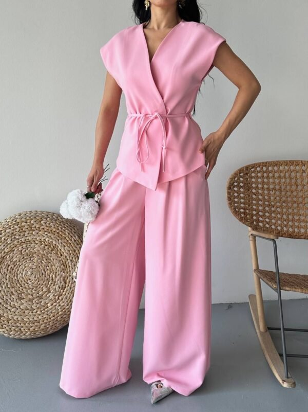 Ensemble gilet à nouer à son pantalon large rose – Image 2