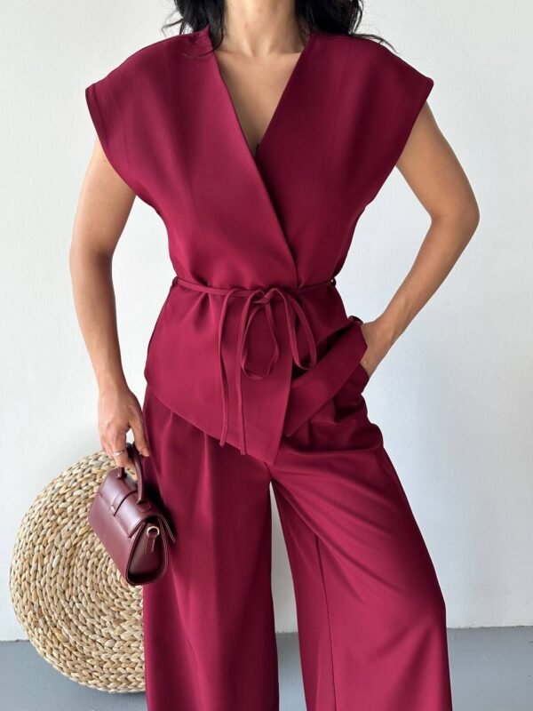 Ensemble gilet à nouer et son pantalon large bordeaux – Image 3