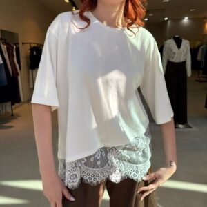 T-shirt avec détail en dentelle (T42-50)