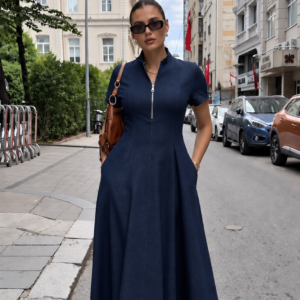 Robe longue en jean cintrée zippée
