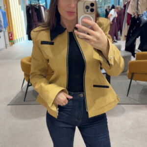 Veste cintrée zippée à épaulettes