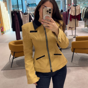 Veste cintrée zippée à épaulettes